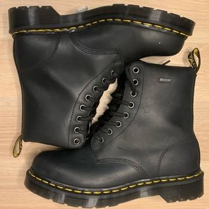 Doc Marten 1460 Woman Waterproof 8 Eye Boots SIZE 8